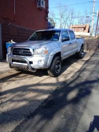 2005 Toyota Tacoma Crew Cab (4 doors)