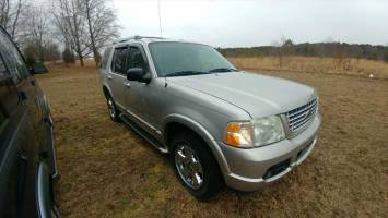 2005 Ford Explorer