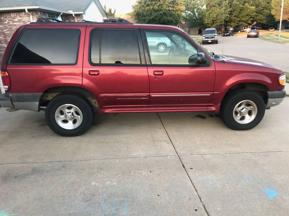 2000 Ford Explorer