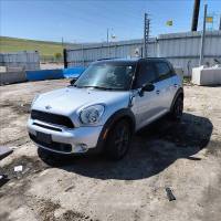 2014 Mini Cooper Wagon (4 doors)