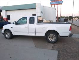 2000 Ford F150 Regular Cab (2 doors)