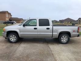 2005 GMC New Sierra Crew Cab (4 doors)