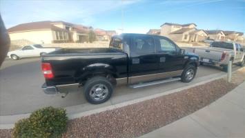 2005 Ford F150 Crew Cab (4 doors)