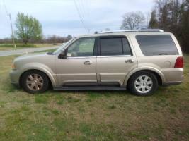 2004 Lincoln Navigator