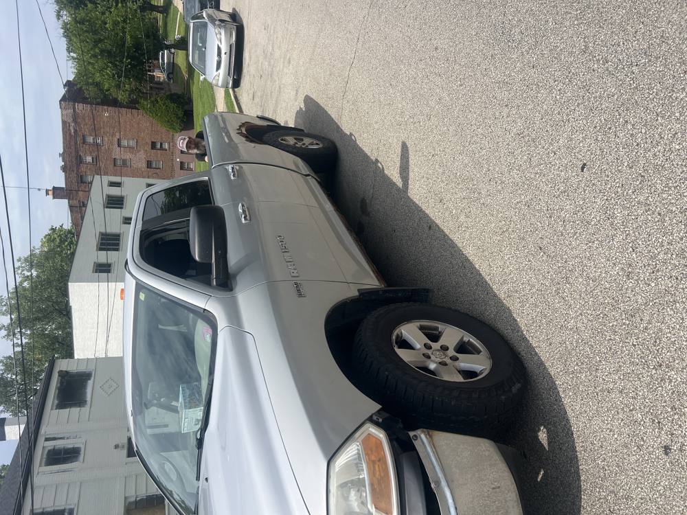 2011 Dodge RAM 1500 Crew Cab (4 doors)