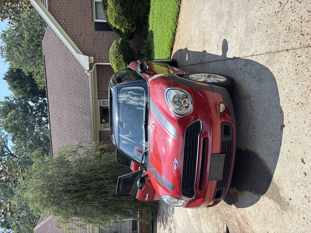 2014 Mini Cooper Wagon (4 doors)