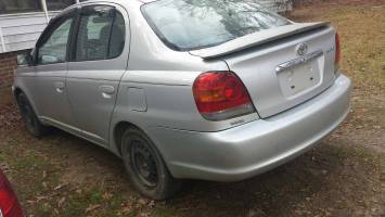 2003 Toyota Echo Sedan (4 doors)